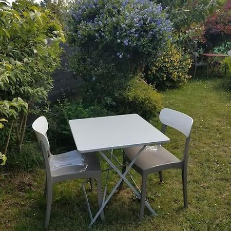 Ferienwohnung Petit Logement Sur Jardin Saint-Herblain Exterior foto