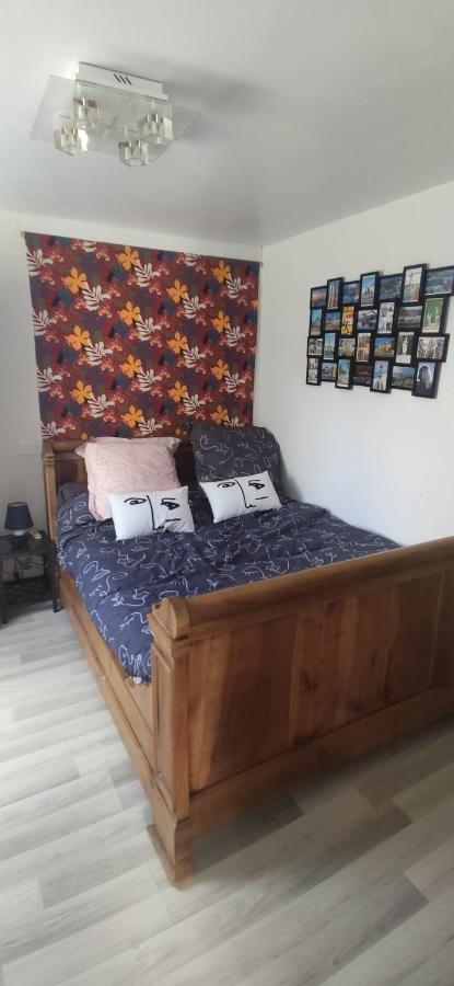 Ferienwohnung Petit Logement Sur Jardin Saint-Herblain Exterior foto